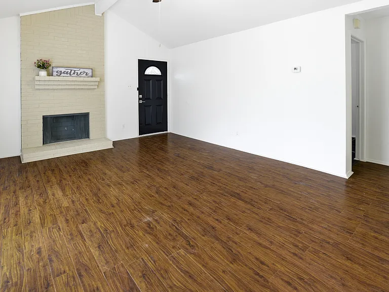 3324 Green Ridge St — Photo 4
