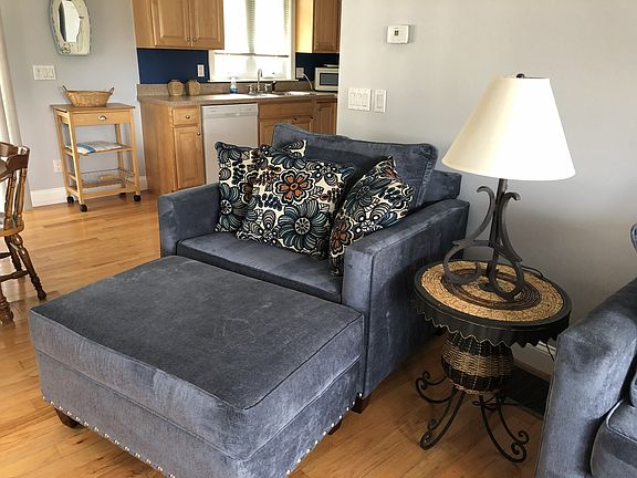 2nd image of 29 Stratford Ave