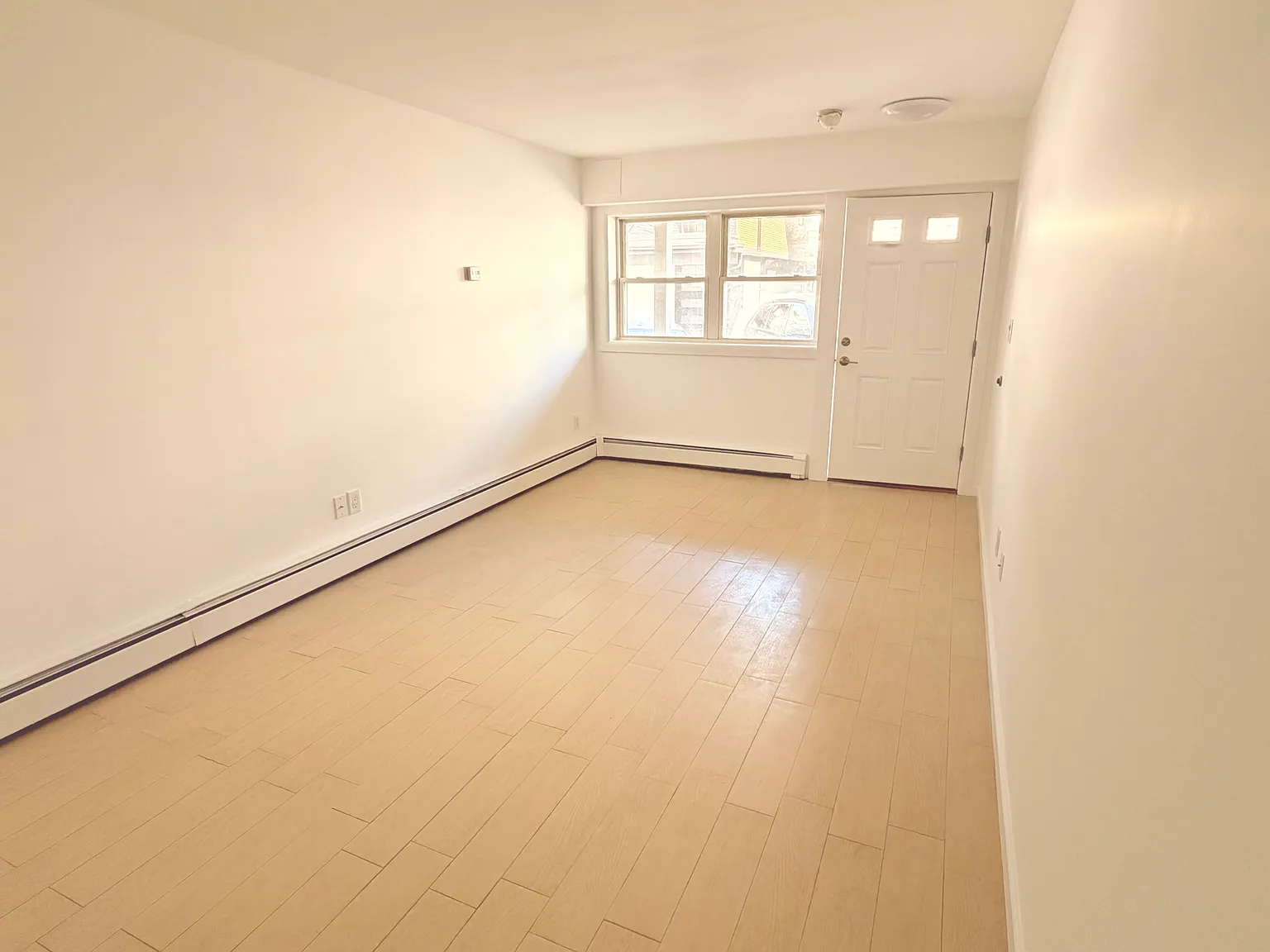 Studio, $2,300 — Photo 3