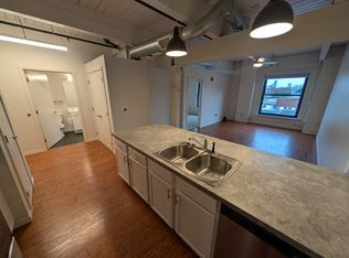 832 Commercial St #408, Atchison, KS 66002