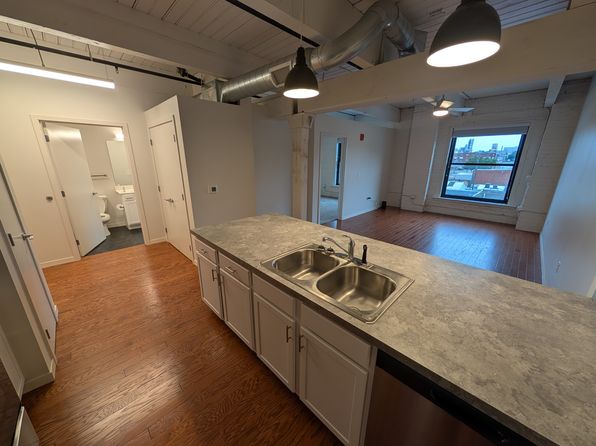 832 Commercial St #408