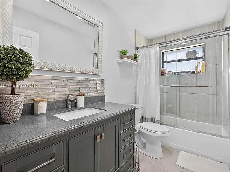 100 Miramar Ave — Photo 15
