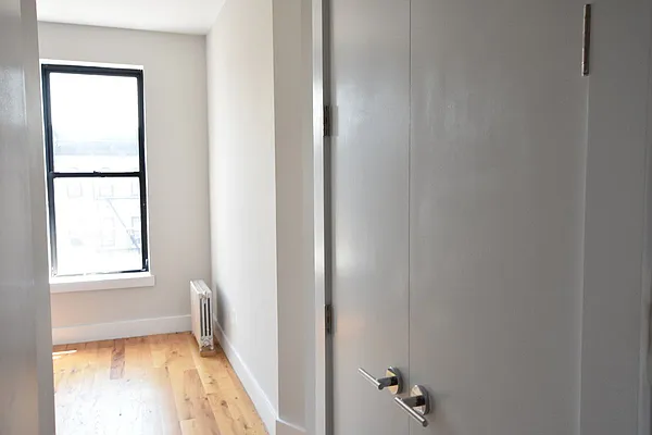 Rented by Clove Realty LLC | media 22