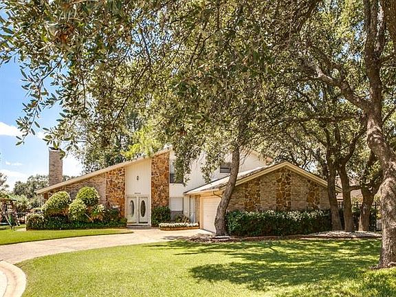 2nd image of 8605 Iron Gate Ct