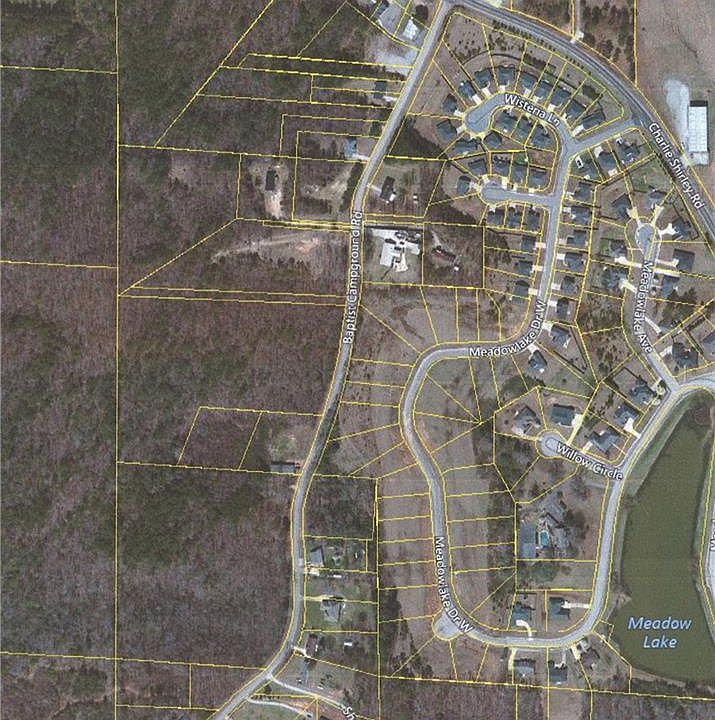 2nd image of 147 Meadowlake W Dr