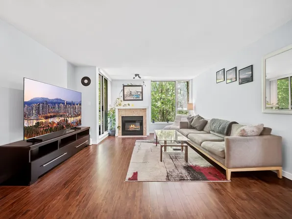 7077 Beresford St #407, Burnaby, BC V5E 4J5