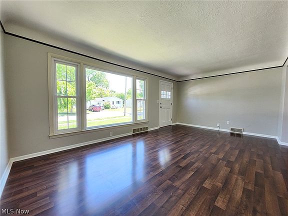 3rd image of 1732 Eldon Dr