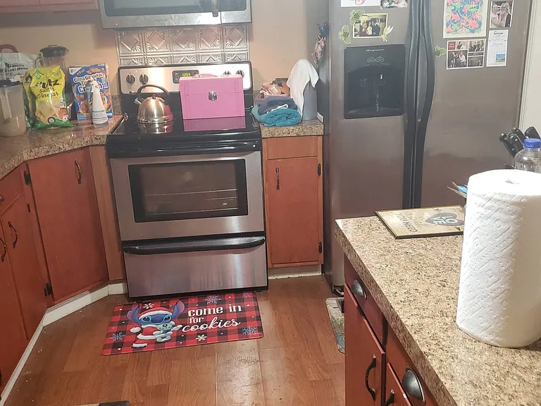 7325 Hughes Ave — Photo 6
