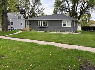 104 S California Ave, Morris, MN 56267
