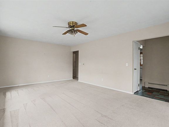 3rd image of 1021 Norwood Dr SE
