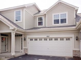 1867 Chase Ln, Aurora, IL 60502