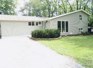 1019 Oak Ridge Rd, Carpentersville, IL 60110