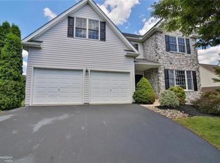5161 Arrowhead Dr, Schnecksville, PA 18078