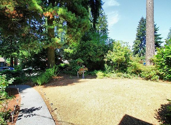 5th image of 18304 1st Ave NE