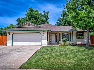 1028 Riviera Dr, Redding, CA 96001