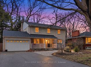 3334 Enniskillen Cir, Mississauga, ON L5C 2M8