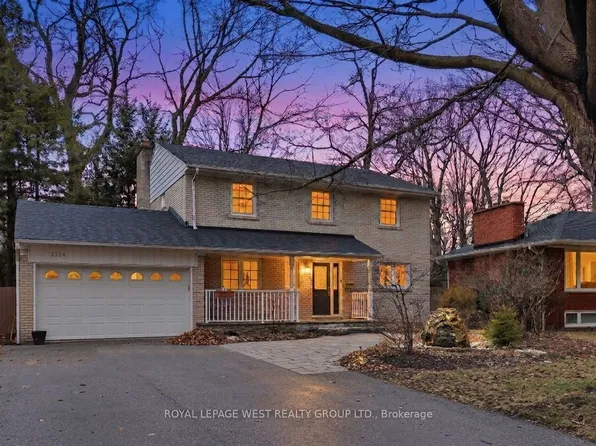 3334 Enniskillen Cir, Mississauga, ON L5C 2M8