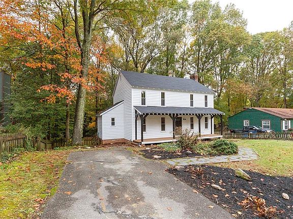 2nd image of 124 Mosswood Ct