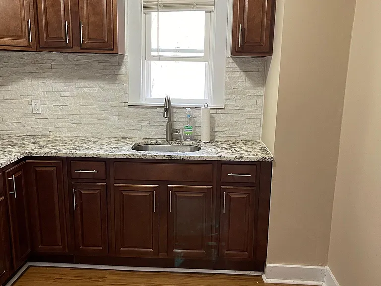 230 Braeside Ave #2 — Photo 10