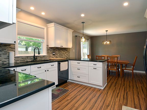 4th image of 937 E Babcock Dr