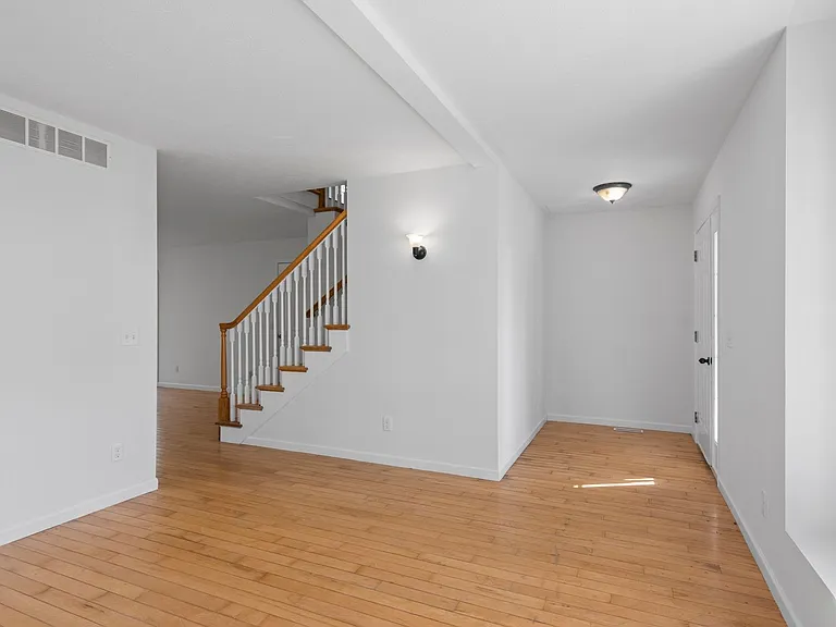 5816 S Bay Shore Dr — Photo 3