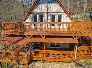 1061 Cherokee Dr, Smithville, TN 37166