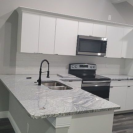 5th image of 8587 Briar Grove Cir