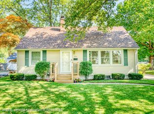 119 E Syringa Dr, Lansing, MI 48910