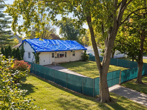 1057 Elmwood Ave, Deerfield, IL 60015