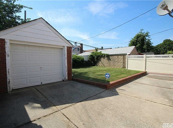 5th image of 11918 235th St