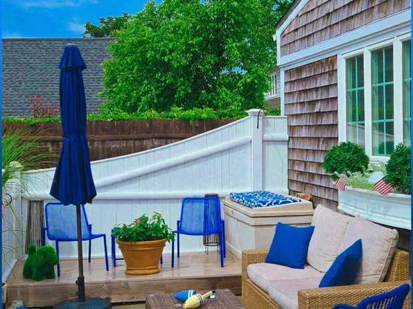 3 Bradford Street APT 1, Provincetown, MA 02657