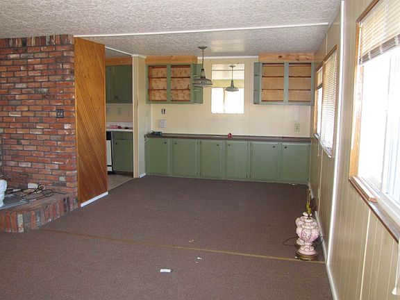 5th image of 212 Larabie St