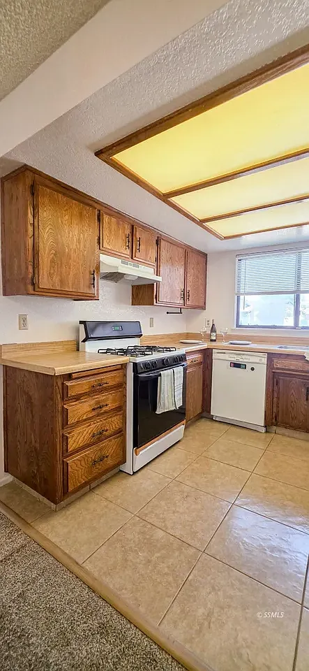 3 bed, 1339 sqft, $1,825 — Photo 4