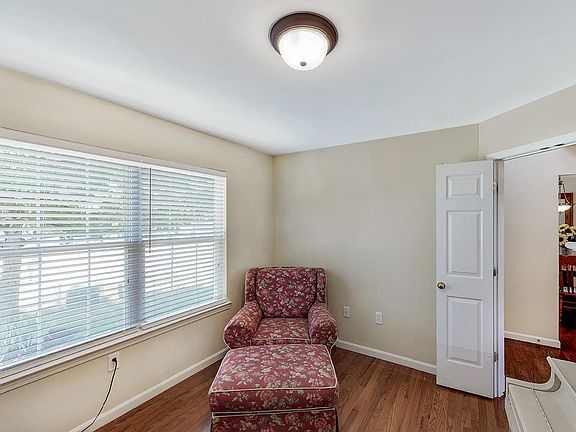 4th image of 1144 Riverwalk Ct