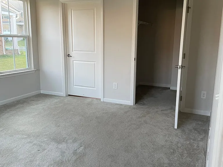 308 Grassy Glen Dr — Photo 3