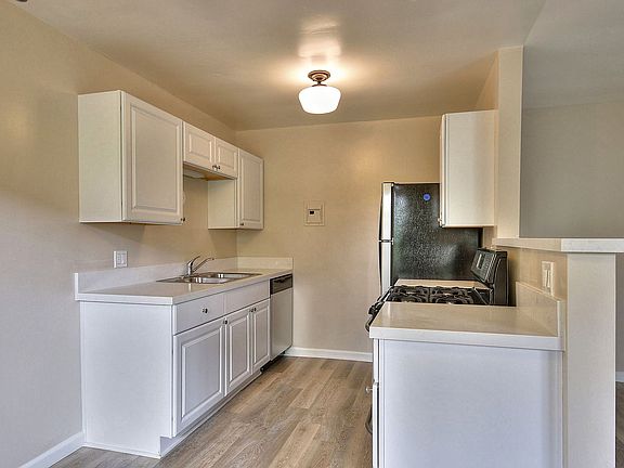 3rd image of 1120 Laguna St #12