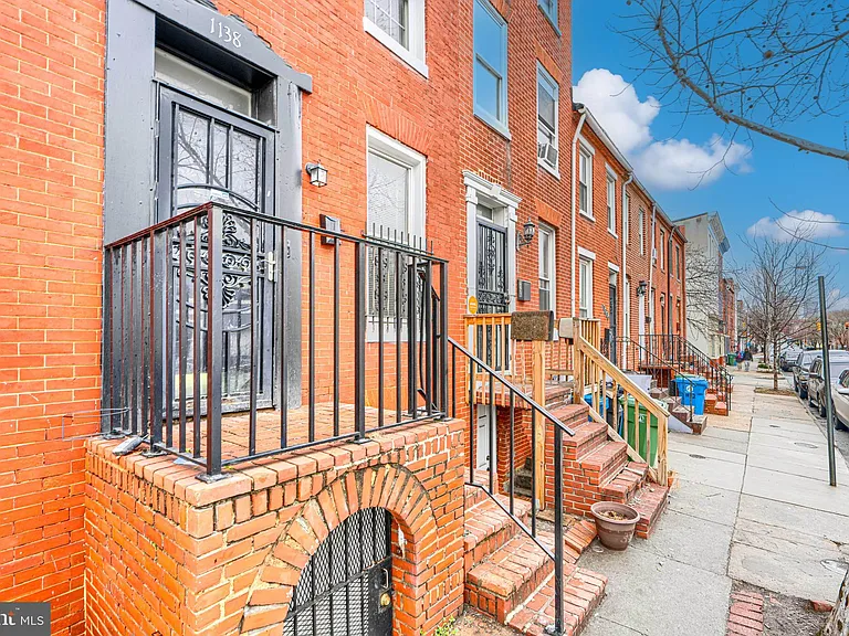 1138 W Lombard St — Photo 2