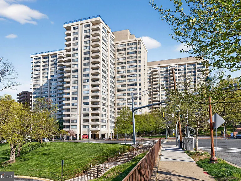 5500 Friendship Blvd #2111N — Photo 1