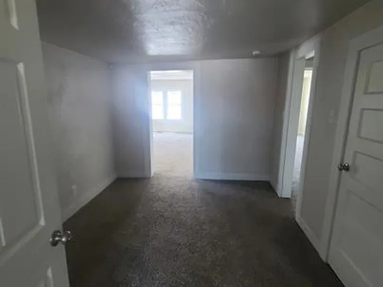 4517 S Shields Blvd #B — Photo 7