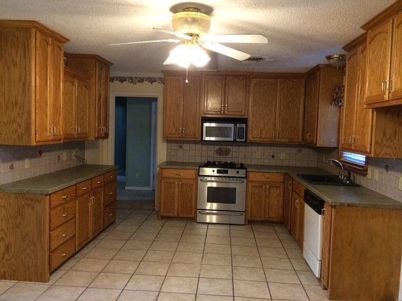 4th image of 202 McCartney Blvd