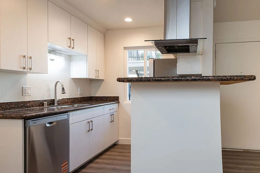 Building Photo - 1066 Turquoise St #4