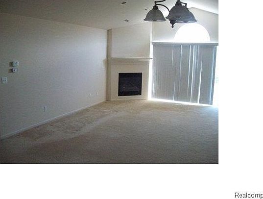4th image of 27203 Chantel Dr