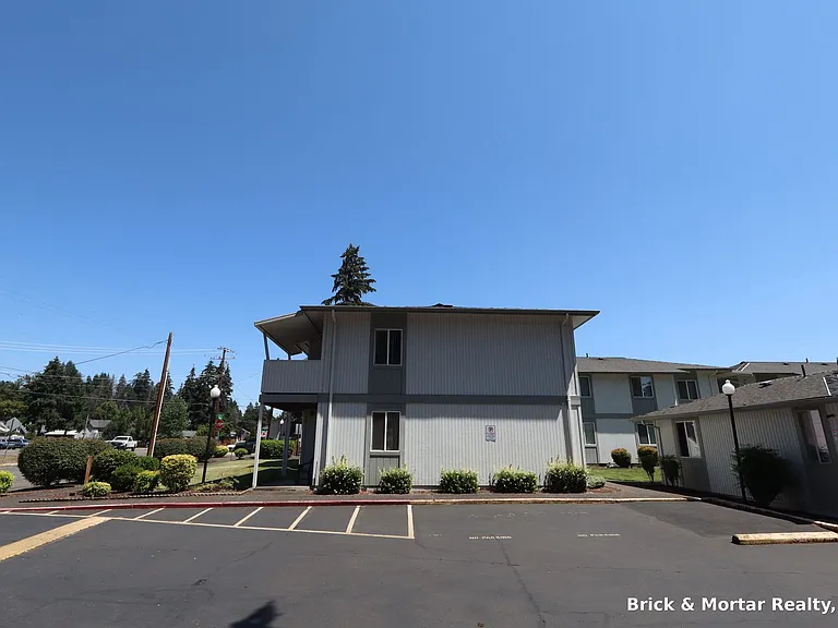 973 E Jefferson St #1-20 — Photo 1