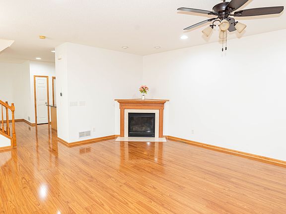 3rd image of 10008 Iris Ln