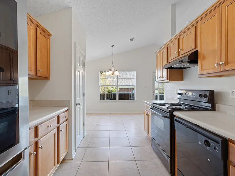 157 Cypress Ln — Photo 7