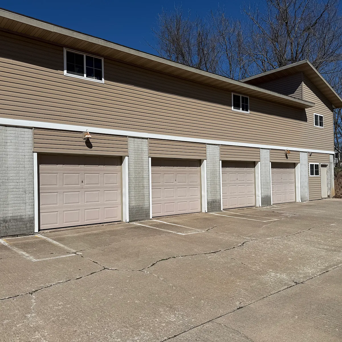 Building Photo - Westwind Apartments