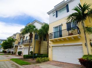 600 NW 38th Cir, Boca Raton, FL 33431