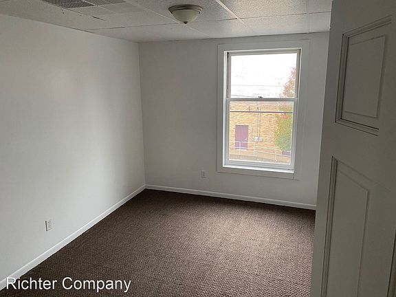 5th image of 6 S Main St NE Unit 1