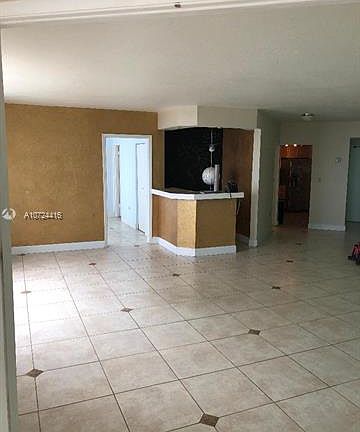 5th image of 801 Brickell Bay Dr #4C-042
