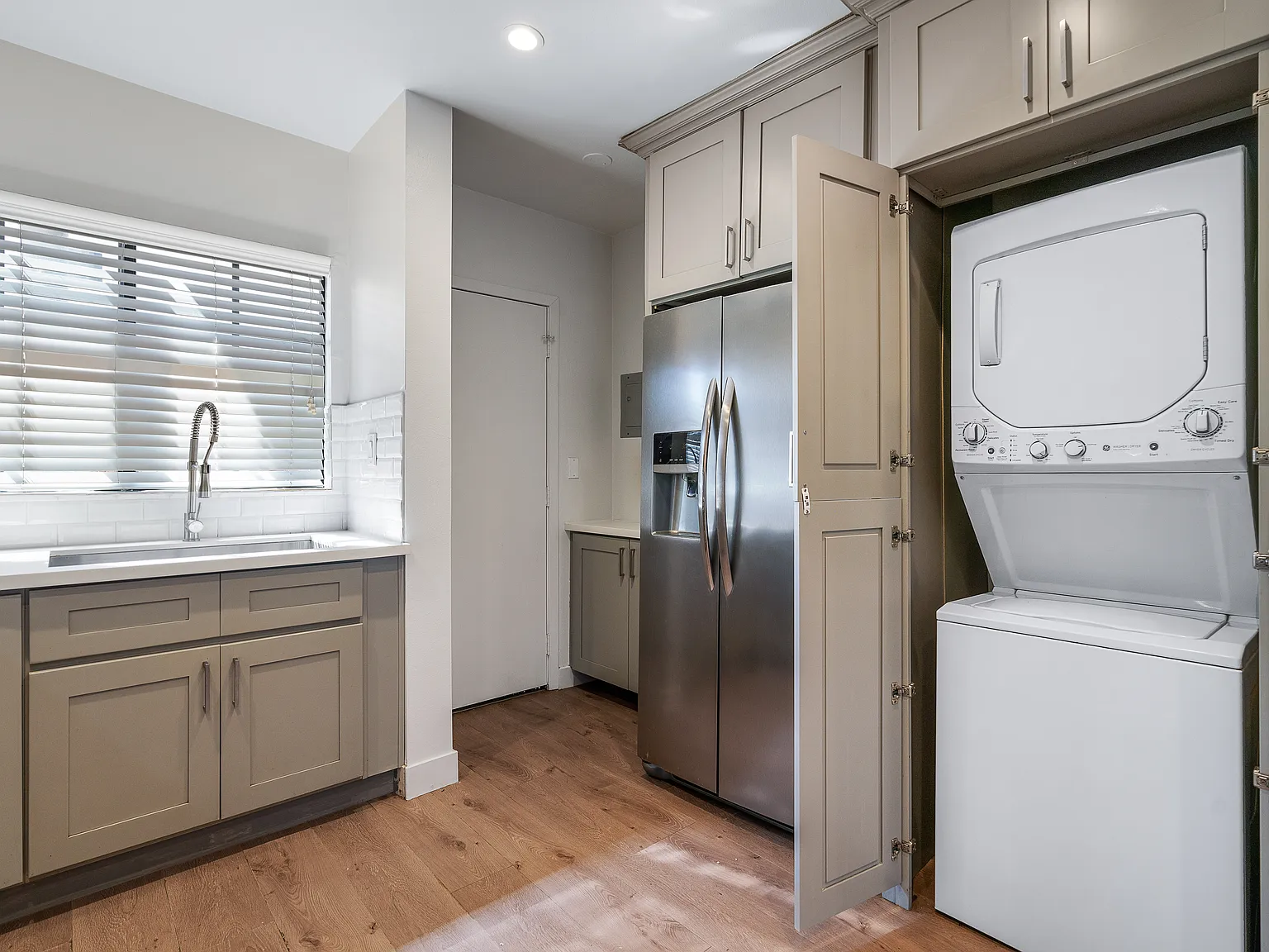 1 bed, 575 sqft, $2,195 — Photo 2